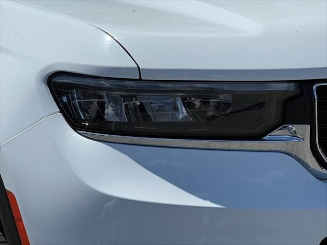 2023 Jeep Grand Cherokee L Laredo 4x4