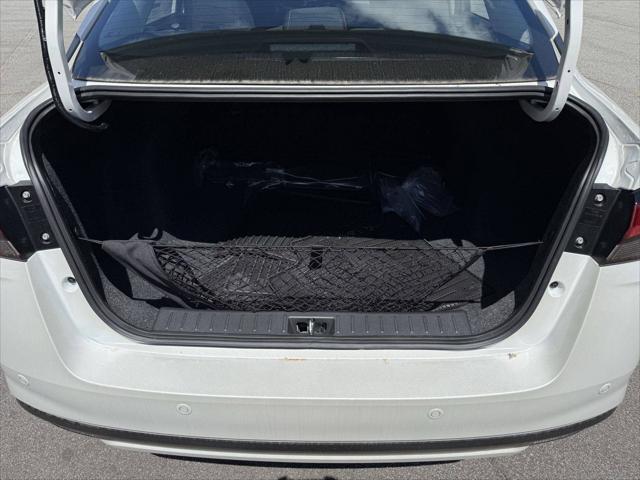 2025 Nissan Versa 1.6 SR