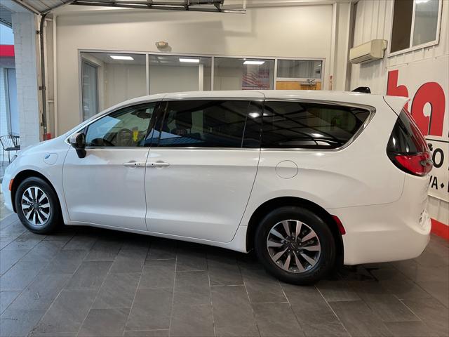 2023 Chrysler Pacifica Hybrid Touring L