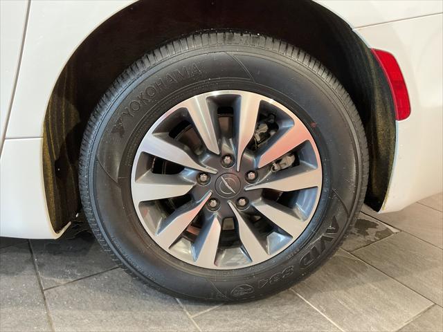 2023 Chrysler Pacifica Hybrid Touring L