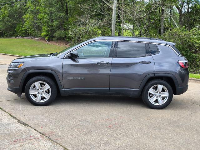 2022 Jeep Compass Latitude FWD