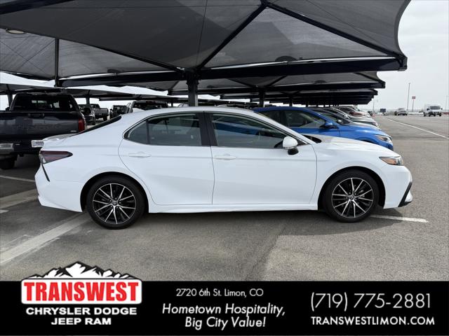 2022 Toyota Camry SE