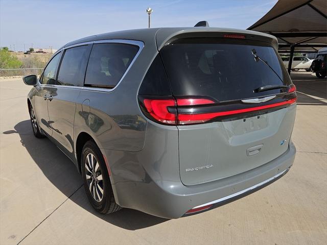 2022 Chrysler Pacifica Hybrid Touring L