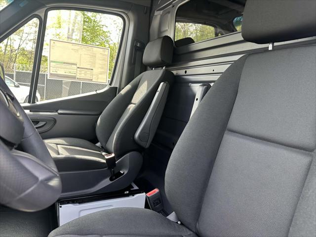 2025 Mercedes-Benz Sprinter 2500 High Roof 4-Cyl Diesel