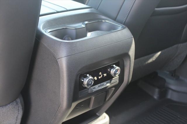 2025 GMC Acadia AWD AT4