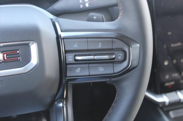 2025 GMC Acadia AWD AT4