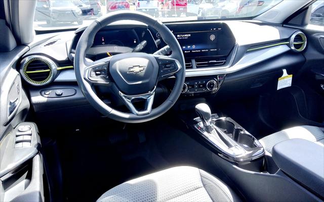2025 Chevrolet Trax FWD LT