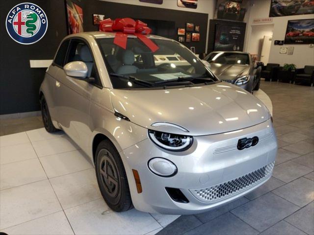 2025 Fiat FIAT 500e GIORGIO ARMANI Collectors Edition 2025 Fiat FIAT 500e GIORGIO ARMANI Collectors Edition