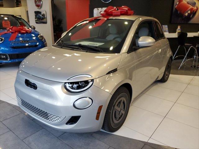 2025 Fiat FIAT 500e GIORGIO ARMANI Collectors Edition 2025 Fiat FIAT 500e GIORGIO ARMANI Collectors Edition