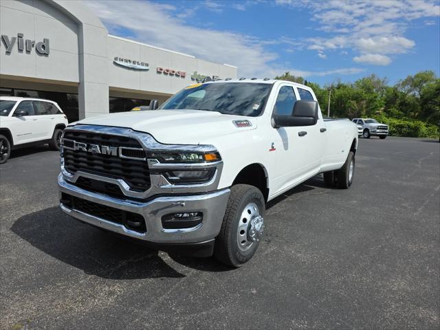 2025 RAM Ram 3500 RAM 3500 TRADESMAN CREW CAB 4X4 8 BOX