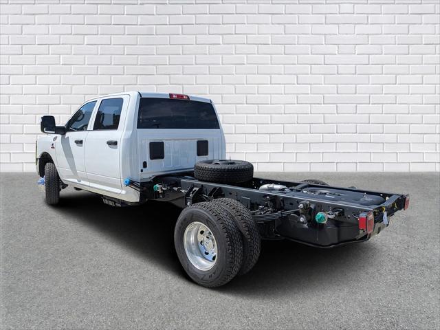 2025 RAM Ram 3500 Chassis Cab RAM 3500 TRADESMAN CREW CAB CHASSIS 4X4 60 CA