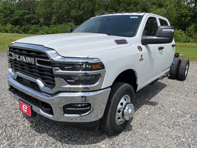 2025 RAM Ram 3500 Chassis Cab RAM 3500 TRADESMAN CREW CAB CHASSIS 4X4 60 CA