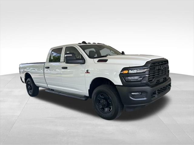 2025 RAM Ram 3500 RAM 3500 TRADESMAN CREW CAB 4X4 8 BOX