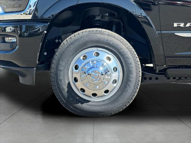 2025 Ram 3500 Limited Crew Cab 4x4 8 Box