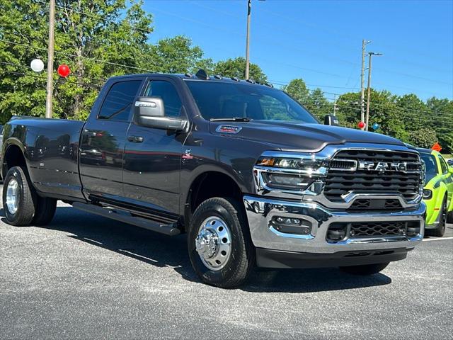 2025 RAM Ram 3500 RAM 3500 TRADESMAN CREW CAB 4X4 8 BOX