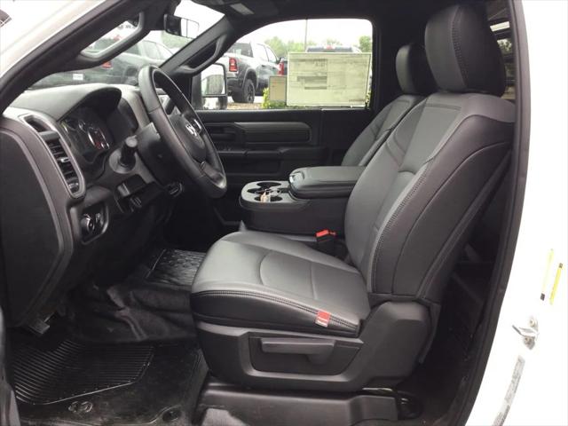 2025 RAM Ram 3500 Chassis Cab RAM 3500 TRADESMAN CHASSIS REGULAR CAB 4X4 84 CA