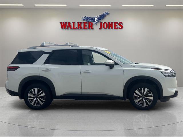 2024 Nissan Pathfinder SL FWD