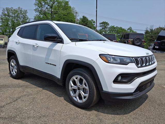 2025 Jeep Compass COMPASS LATITUDE 4X4