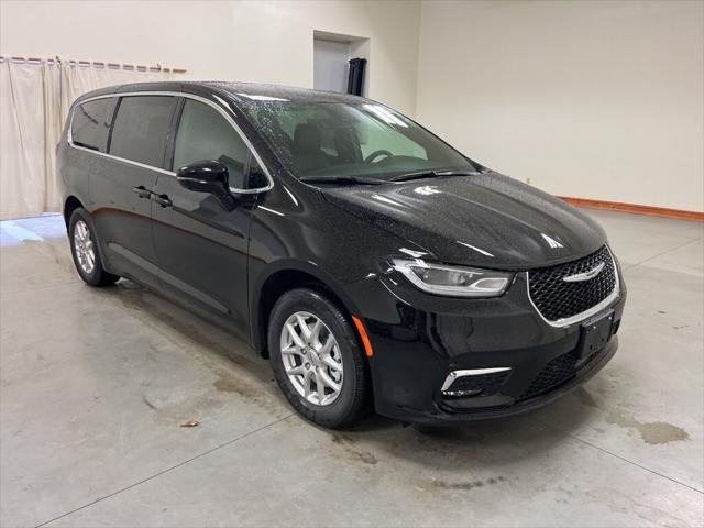 2025 Chrysler Pacifica PACIFICA SELECT