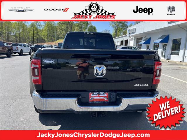 2023 RAM 3500 Tradesman Crew Cab 4x4 8 Box