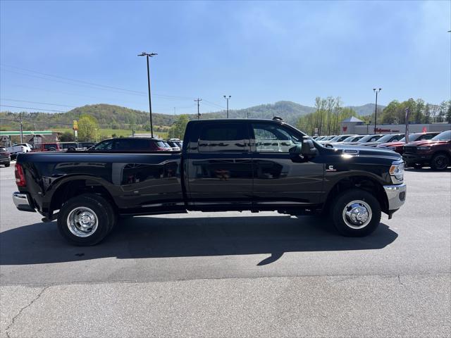 2023 RAM 3500 Tradesman Crew Cab 4x4 8 Box