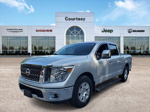 2018 Nissan TITAN SV