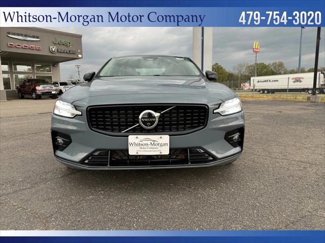 2024 Volvo S60 B5 Plus Dark Theme