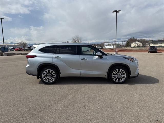 2023 Toyota Highlander Platinum