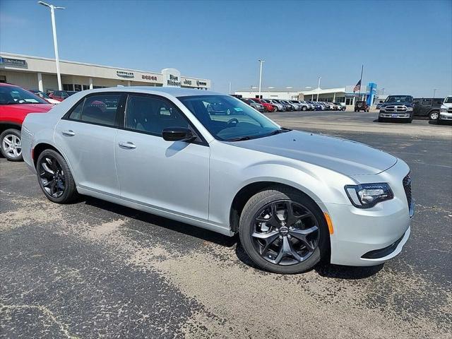 2023 Chrysler 300 Touring