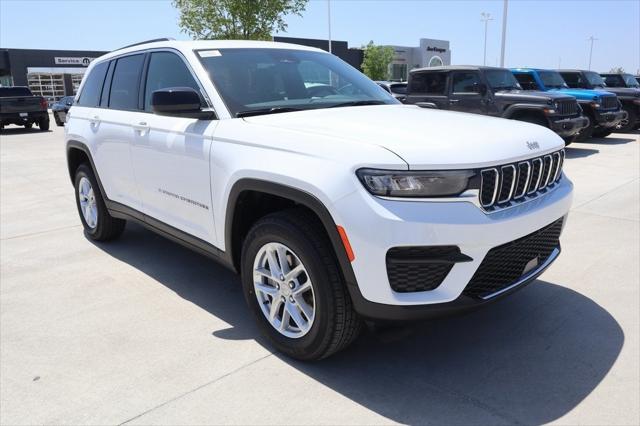 2025 Jeep Grand Cherokee GRAND CHEROKEE LAREDO X 4X4