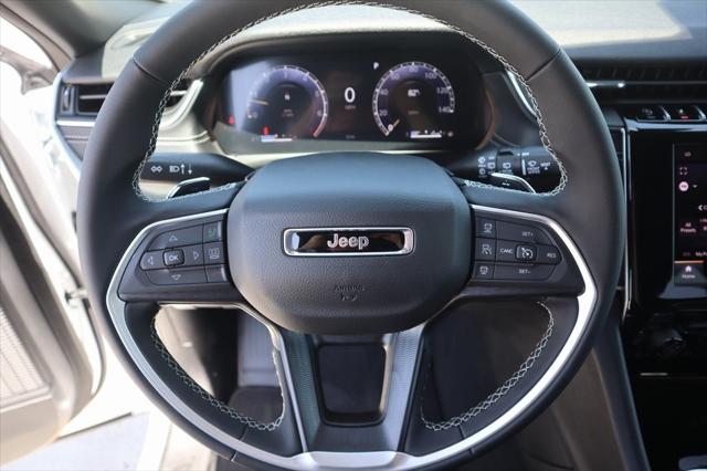 2025 Jeep Grand Cherokee GRAND CHEROKEE LAREDO X 4X4