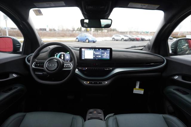 2025 Fiat FIAT 500e GIORGIO ARMANI Collectors Edition 2025 Fiat FIAT 500e GIORGIO ARMANI Collectors Edition