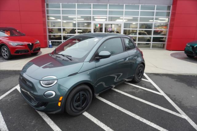 2025 Fiat FIAT 500e GIORGIO ARMANI Collectors Edition 2025 Fiat FIAT 500e GIORGIO ARMANI Collectors Edition