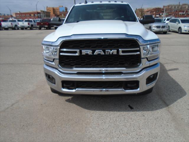 2022 RAM 3500 Chassis Tradesman/SLT 2022 RAM 3500 Chassis Tradesman/SLT