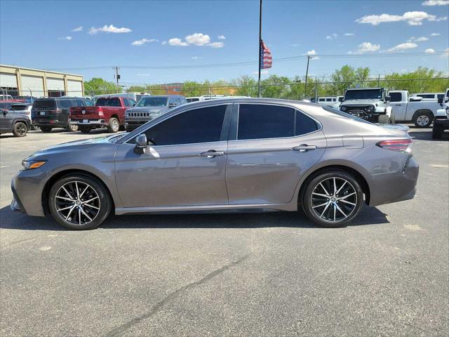 2022 Toyota Camry SE