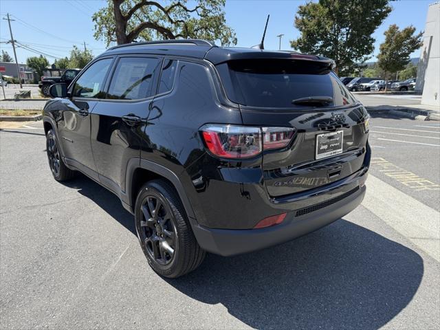 2025 Jeep Compass COMPASS LATITUDE 4X4