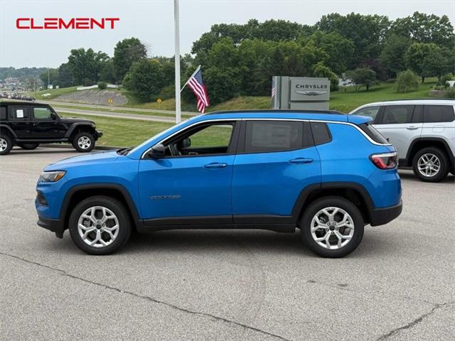2025 Jeep Compass COMPASS LATITUDE 4X4