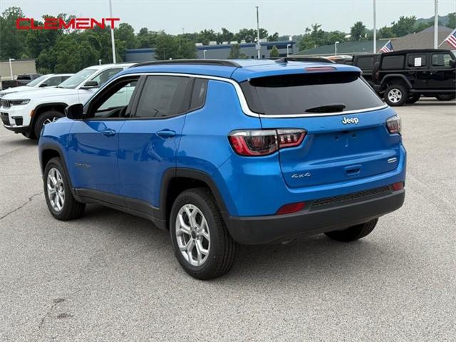 2025 Jeep Compass COMPASS LATITUDE 4X4