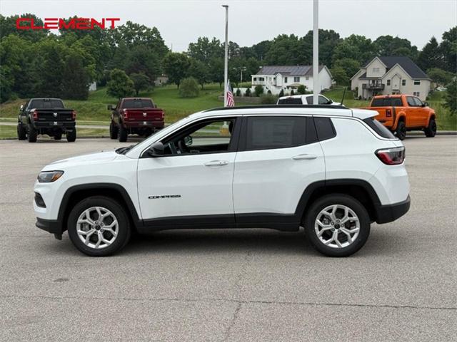 2025 Jeep Compass COMPASS LATITUDE 4X4