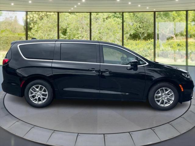 2025 Chrysler Pacifica PACIFICA SELECT