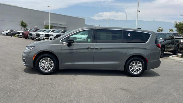 2025 Chrysler Pacifica PACIFICA SELECT