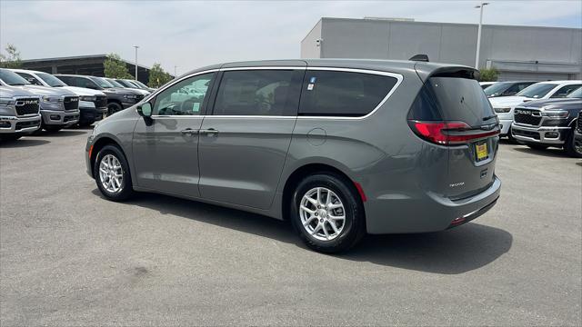 2025 Chrysler Pacifica PACIFICA SELECT