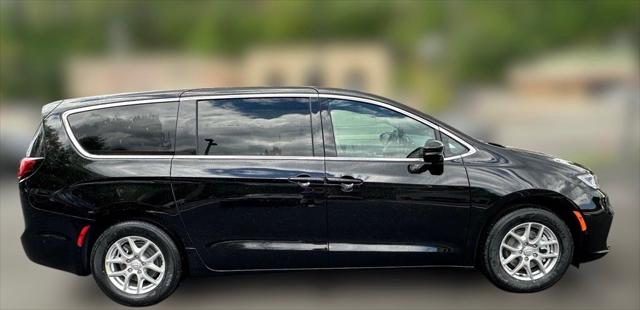 2025 Chrysler Pacifica PACIFICA SELECT