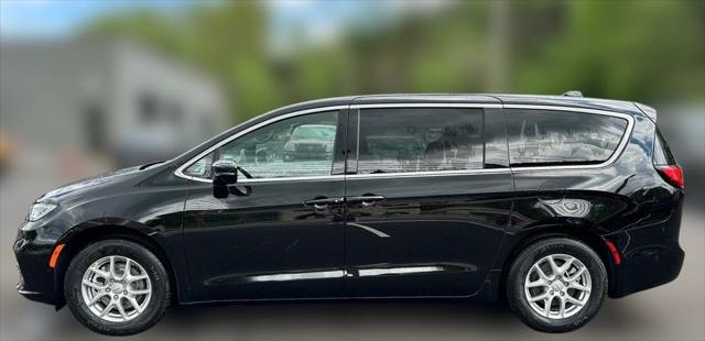 2025 Chrysler Pacifica PACIFICA SELECT