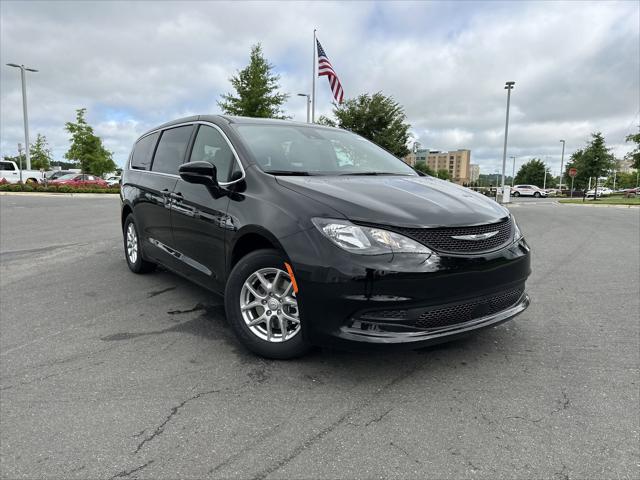 2025 Chrysler Voyager VOYAGER LX