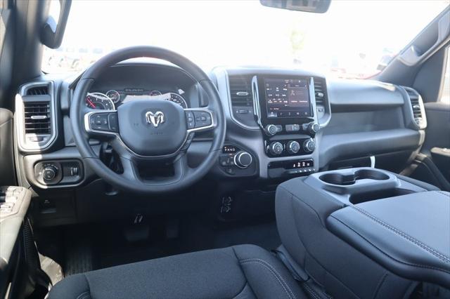 2025 RAM Ram 1500 RAM 1500 TRADESMAN QUAD CAB 4X4 64 BOX