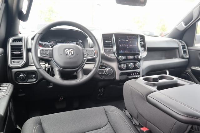 2025 RAM Ram 1500 RAM 1500 TRADESMAN QUAD CAB 4X4 64 BOX