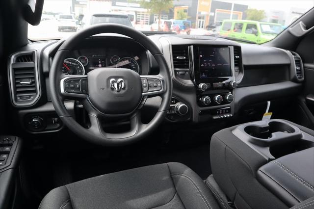 2025 RAM Ram 1500 RAM 1500 TRADESMAN QUAD CAB 4X4 64 BOX