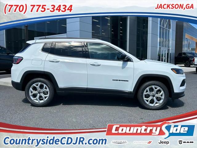 2025 Jeep Compass COMPASS LATITUDE 4X4