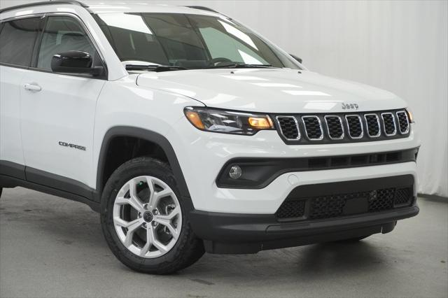 2025 Jeep Compass COMPASS LATITUDE 4X4